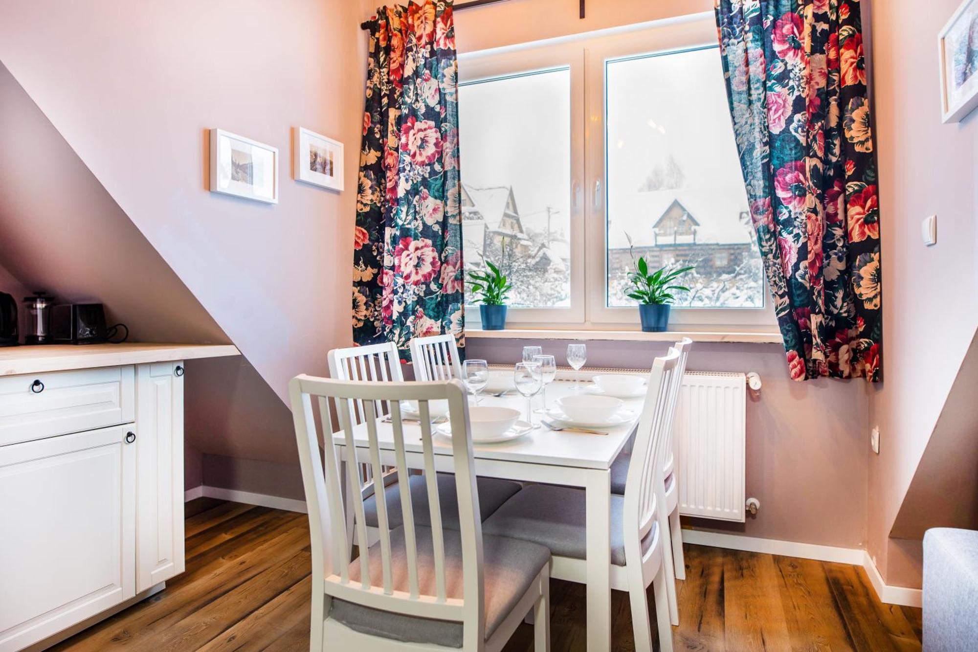 Palac Tatrzanski Apartamenty บุโควินา ทัตซานสกา ภายนอก รูปภาพ
